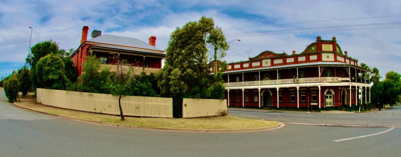 Historic Star Lodge And Station Masters House Narrandera Eksteriør billede