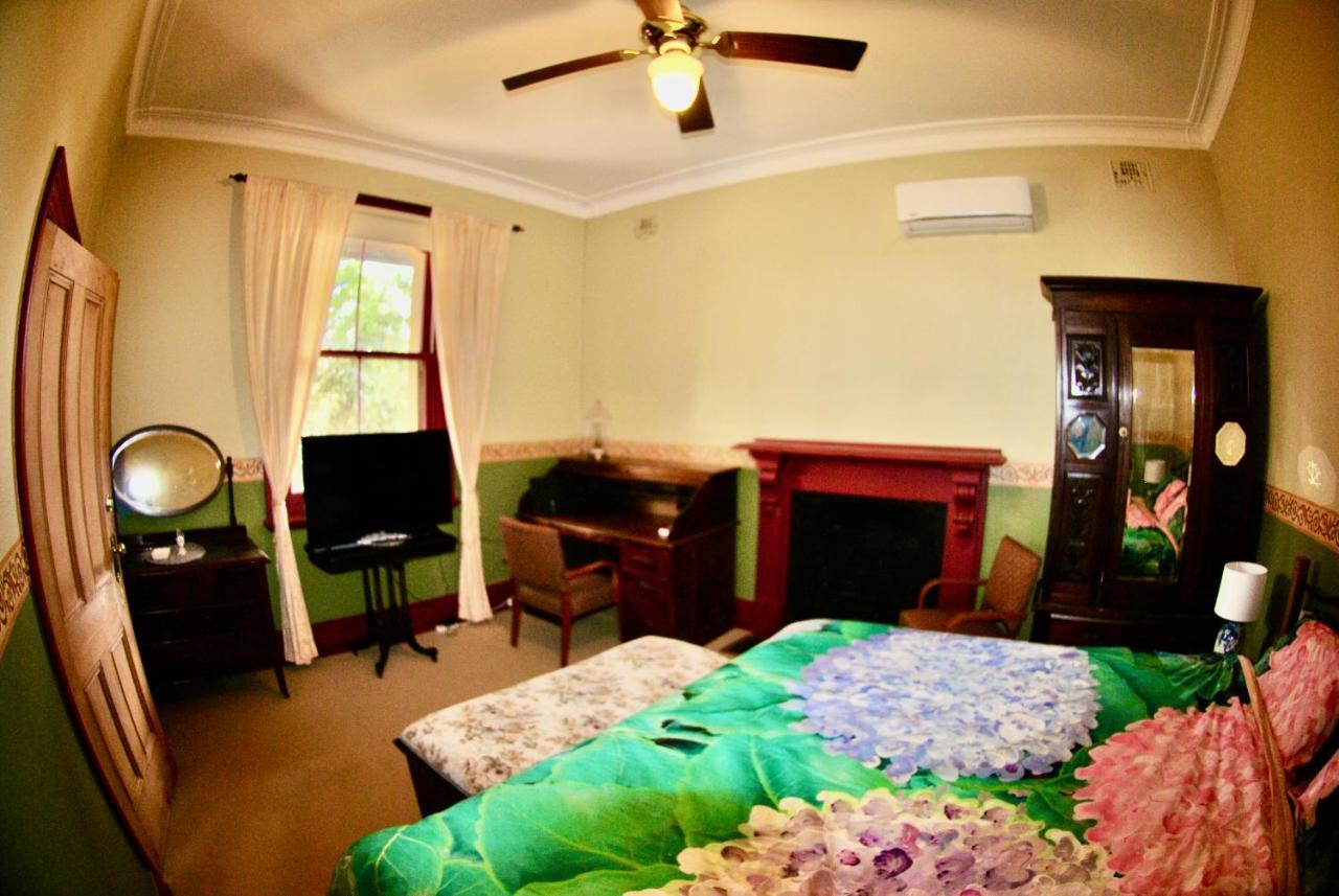 Historic Star Lodge And Station Masters House Narrandera Værelse billede