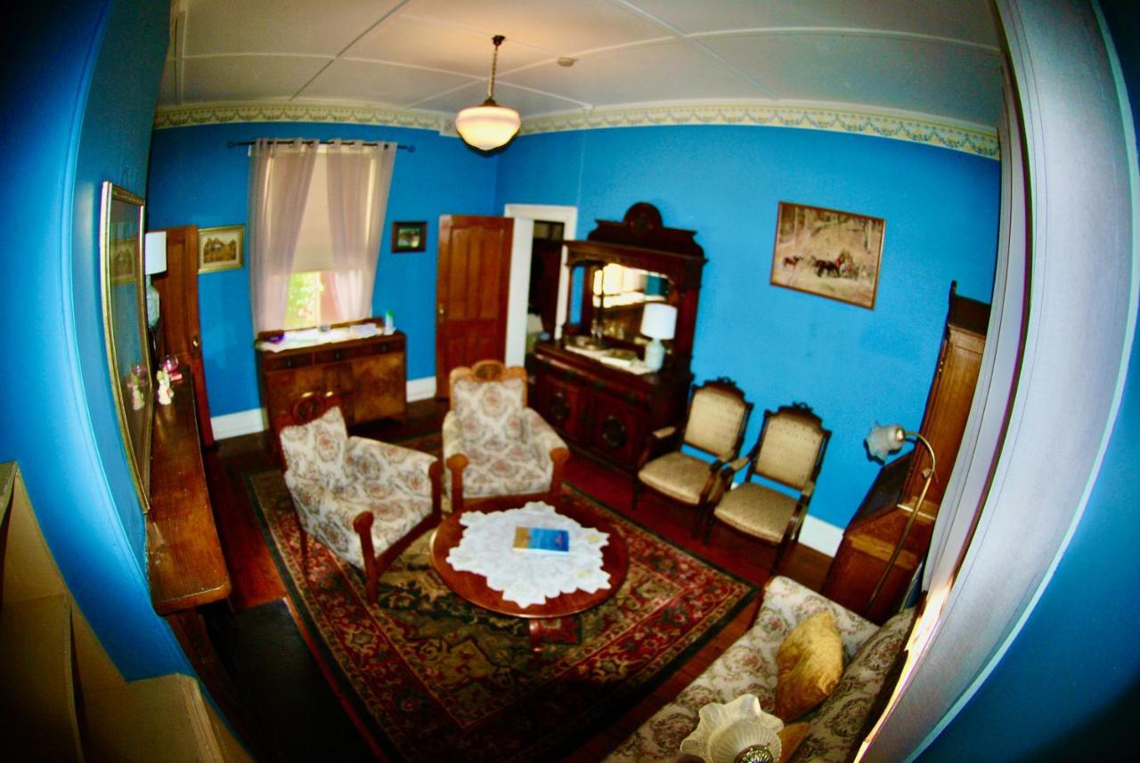 Historic Star Lodge And Station Masters House Narrandera Eksteriør billede