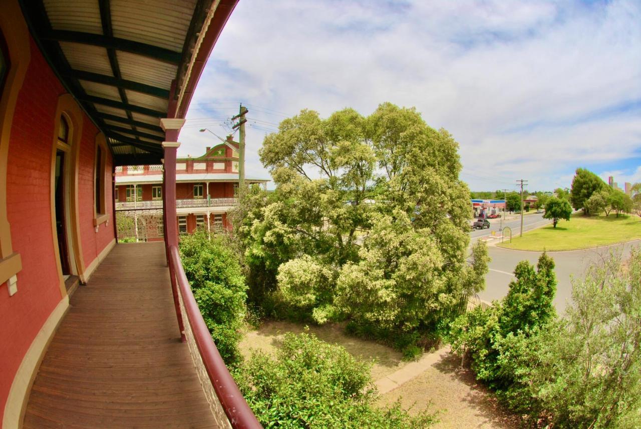 Historic Star Lodge And Station Masters House Narrandera Værelse billede