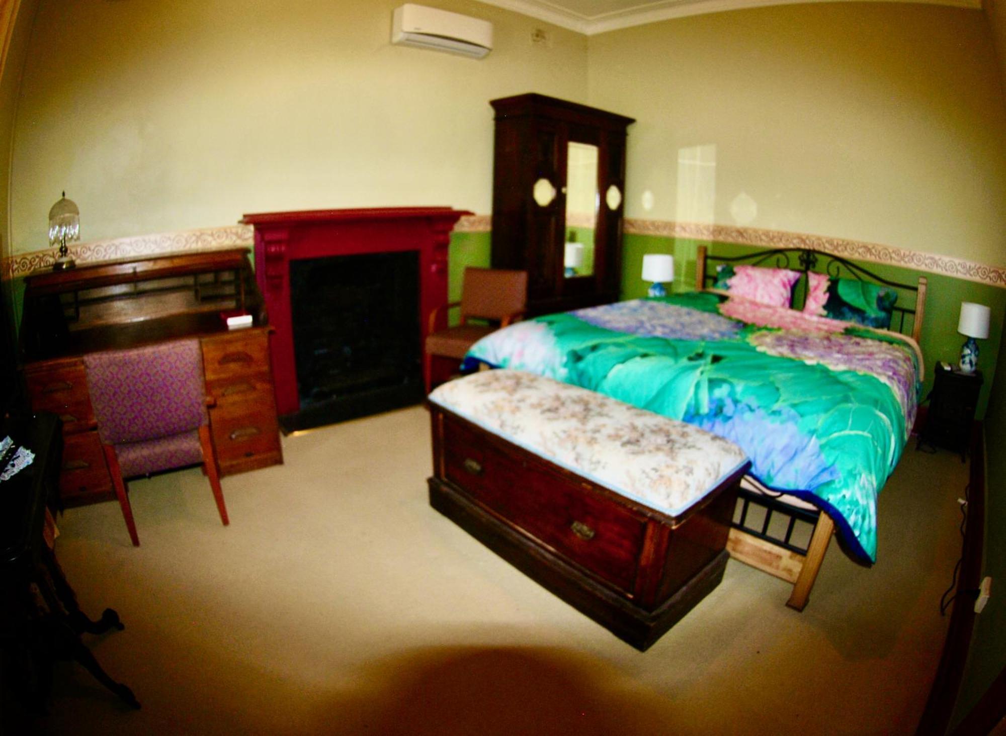 Historic Star Lodge And Station Masters House Narrandera Eksteriør billede
