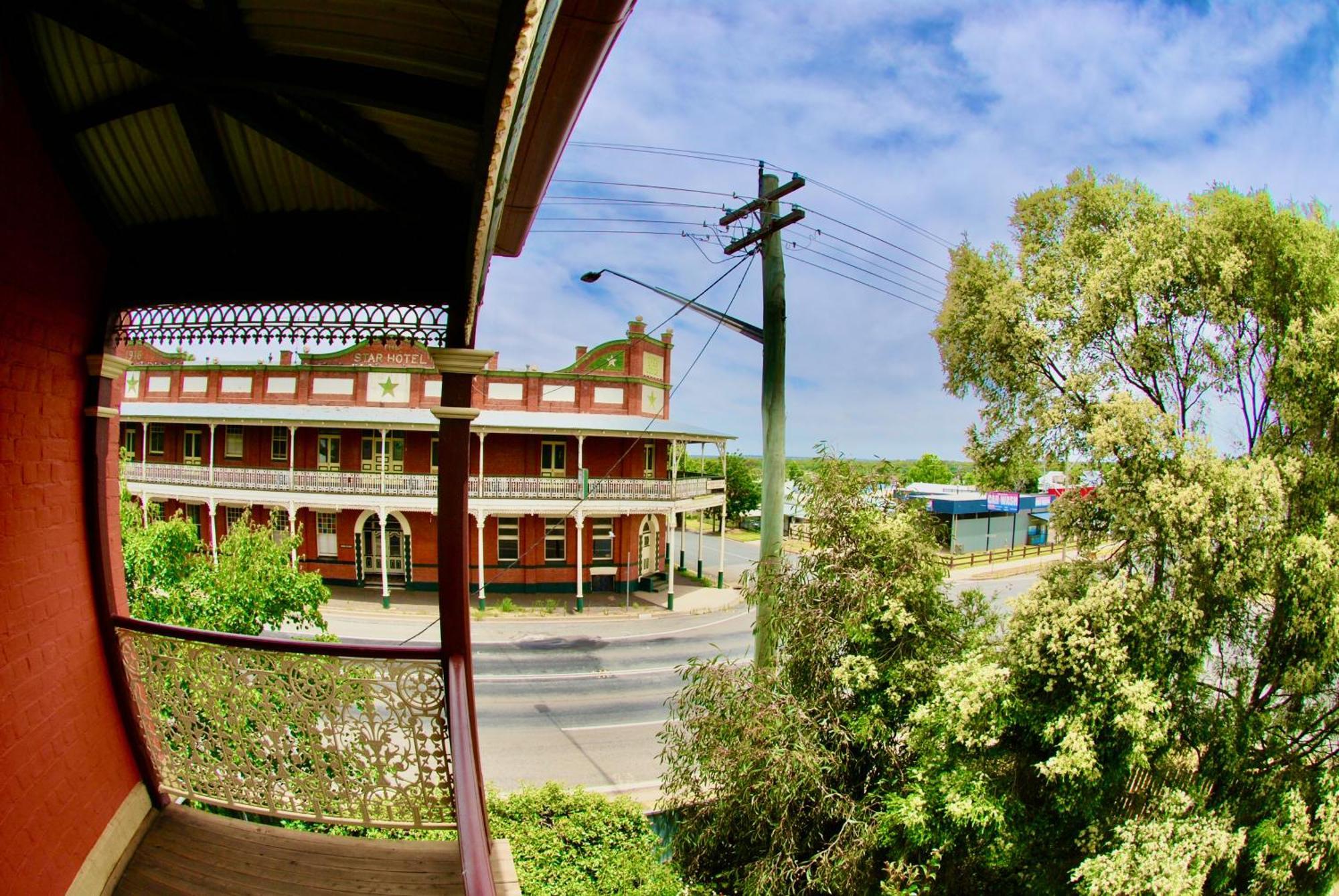 Historic Star Lodge And Station Masters House Narrandera Værelse billede